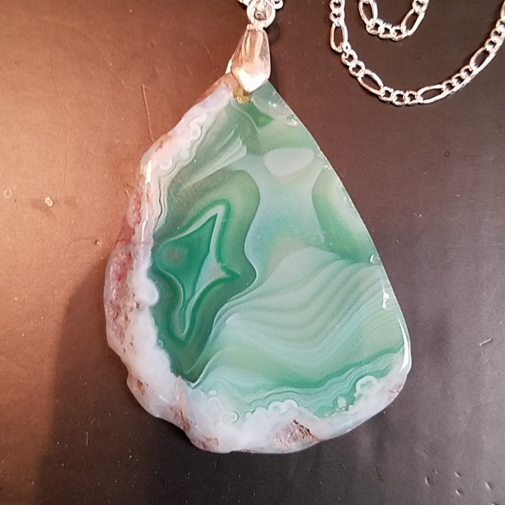 SS Absolutely gorgeous agate stone necklace SS